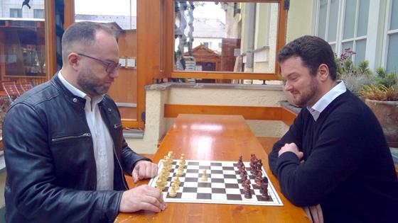 Super-Großmeister Pavel Eljanov (links) wird wie im Vorjahr am Münchner Schachfestival teilnehmen. Foto: bas