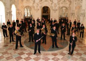In Oberschleißheim keine Unbekannten: Die Musiker des Bundespolizeiorchesters München.	Foto: VA