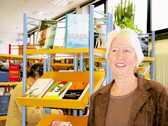 Die Leiterin der Stadtteilbibliothek Neuperlach, Gudrun Barten, würde am liebsten 24 Stunden am Tag öffnen. Foto: aha
