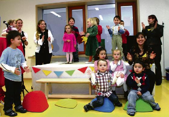 Bei der Einweihung des Kindergartens an der Adams-Lehmann-Straße haben die Kinder die Gäste in das »Farbenland« entführt.Foto: ko