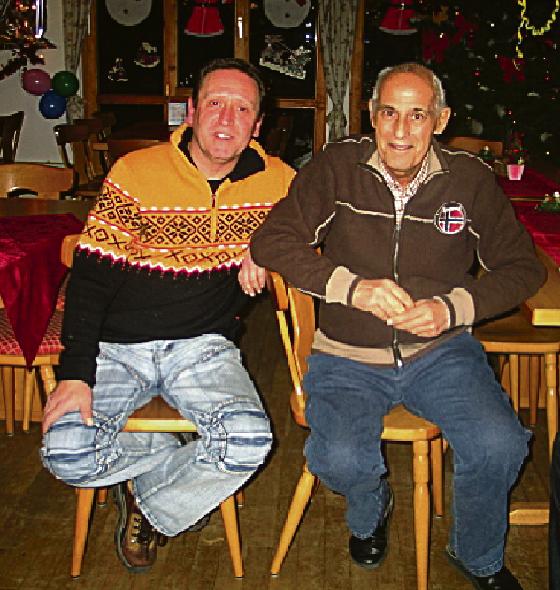 Thomas Viering (links) hat den »Eschengarten« von Silvester Mehr als neuer Pächter übernommen.	F.: VA