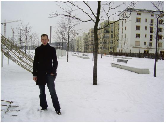 Im Sommer treffen sich die Jugendlichen am Spielplatz im Arnulfpark, weiß BA-Mitglied André Borrmann, der selbst im Viertel wohnt. Im Winter hinterlassen die gelangweilten Teenager nun ihre Spuren in Speicher und Keller. Foto: js