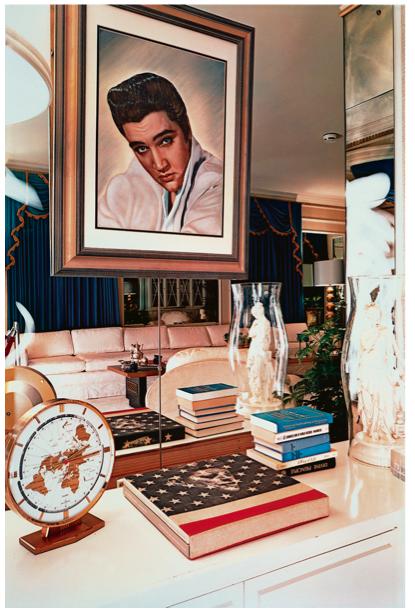 Momentaufnahme von William Eggleston bei seinem Besuch in der Elvis-Villa Graceland 1984. Foto: Eggleston Artistics Trust. Courtesy Cheim & Read, NY