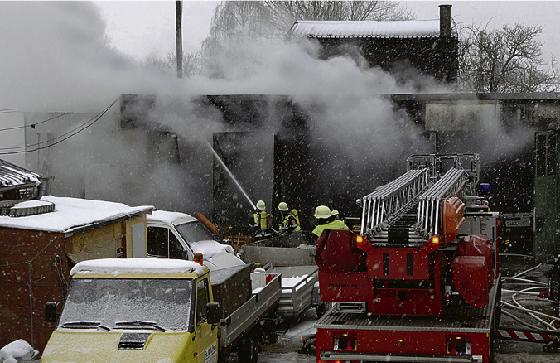 Werkstatt am Rappenweg brennt aus. Foto: VA