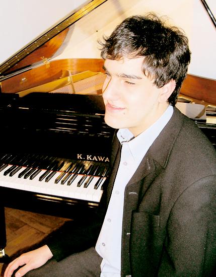 Das Klavierspiel ist sein Leben  Martin Engel gibt am 12. März ein Konzert. Foto: Veranstalter