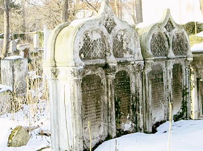 Am Währinger Friedhof befinden sich in West- und Mitteleuropa einzigartige sephardische Grabhäuschen und Grabstellen. Die Sepharden, von der iberischen Halbinsel stammende Juden, sind geprägt von der iberisch-maurischen Kultur.	Foto: Tina Walzer