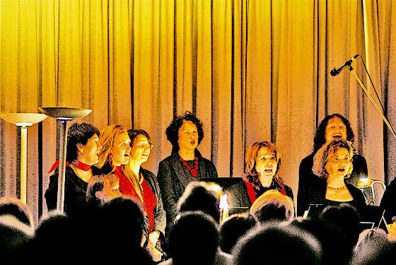Der ökumenische Chor Münchens sorgt für besinnliche aber natürlich auch heitere Stimmung. Foto: VA