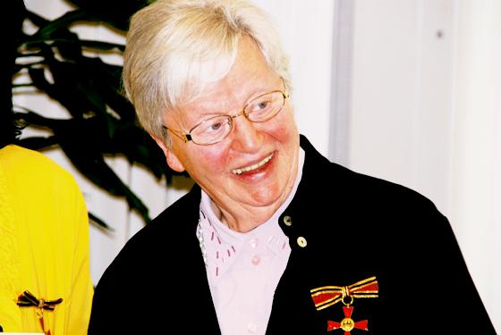 Dr. Edith Klasen mit dem Bundesverdienstkreuz ausgezeichnet.	Foto: Privat
