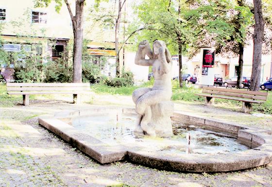 Auch der Melusinenbrunnen am Karl-Preis-Platz wird demnächst restauriert. Foto: Karl Hirt