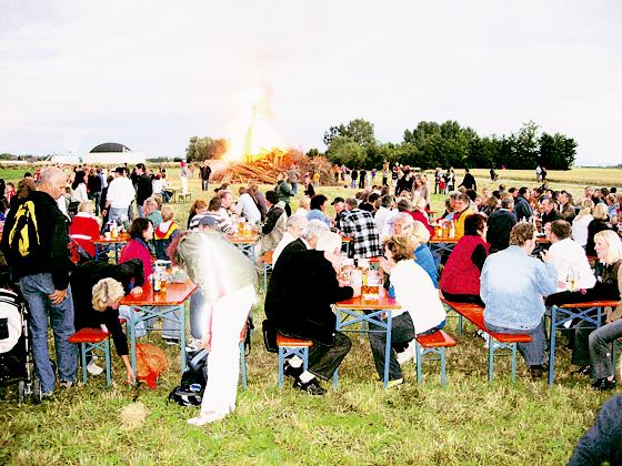 Das traditionelle Johannifeuer lockt jährlich hunderte Besucher zum Kernstadl.	Foto: Gemeinde