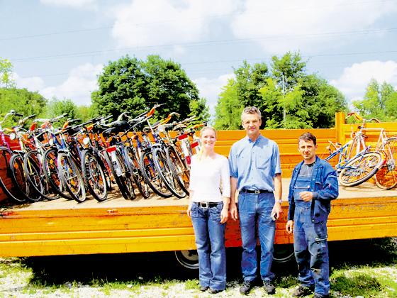 16 herrenlose Fahrräder entfernten Mitarbeiter des Bauhofes und des Fundbüros. 	Foto: Gemeinde
