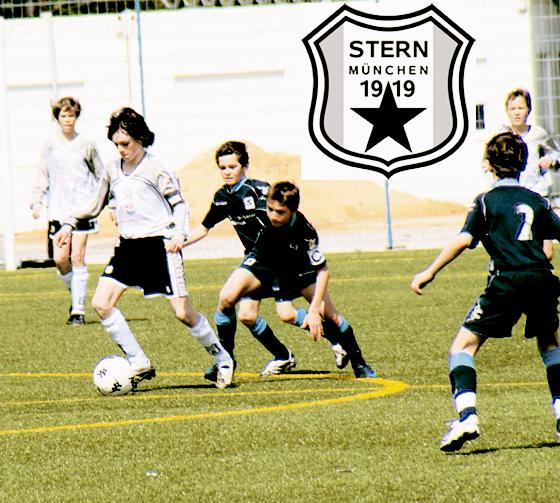Durch seine zahlreichen Jugendmannschaften avancierte der FC Stern zum größten Fußballverein Bayerns. Da laufen sogar die kleinen Löwen hinterher.  Foto: FC