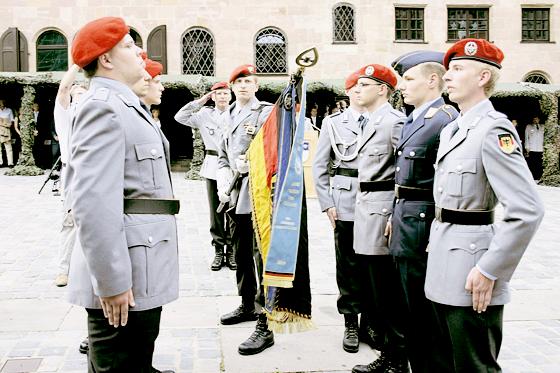 Das Gelöbnis von Soldaten ist eine feierliche Zeremonie am Anfang ihrer Dienstzeit. Foto: Bundeswehr
