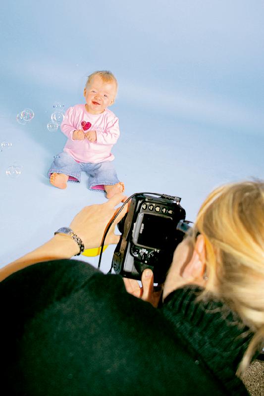 Noch ist es Zeit, sein Kind bei meinfotostudio fotografieren zu ­lassen und an dem Baby-Star-Wettbewerb teilzunehmen.
