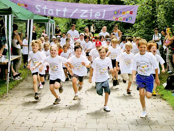 Bereits zum dritten Mal nahmen die Schüler der Montessori-Schule München begeistert am Spendenlauf teil. Foto: Montessori-Schule