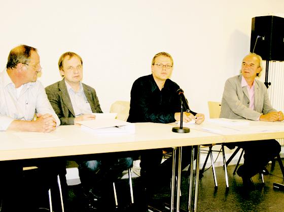 Sie sollen und werden die Truderinger Haffstraße richten: Dominique Ebel, Bernhard Vogt, Christian Irmler sowie Ulrich Rauh (von links).  Foto: Petra Tränkel
