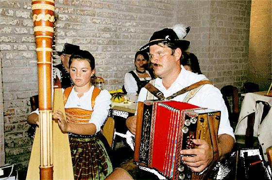 Traditionsgemäßes Volksliedersingen im Bürgersaal Ismaning.	Foto: VA