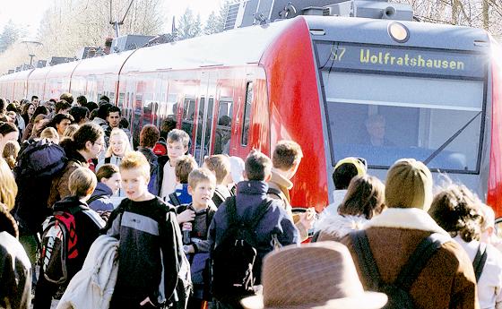 Die Anliegergemeinden befürchten, dass durch die Zusammenlegung der beiden S-Bahnlinien S6 und S7 sich noch mehr Verspätungen einstellen. Foto: Schunk