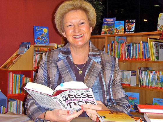 Ulrike Wolz weiß, mit welchen Büchern man die herbstliche Zeit am Besten verbringt.	Foto: VA