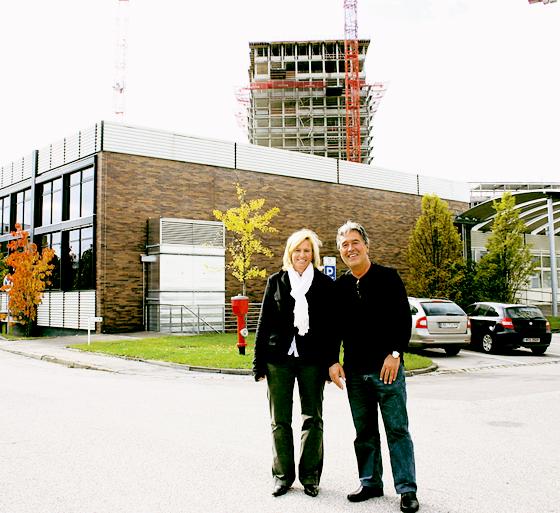 Der kämpferische Vorstand Sabine Walzer und Daniel Heinz wollen den Agfa-Sportverein am Leben erhalten.  Foto: Hettich
