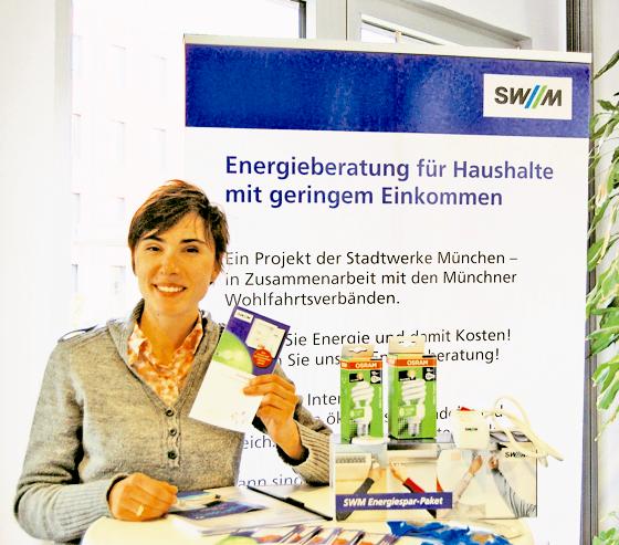 Katarina Tolnay-Knefely (Wohnforum München) präsentiert das Energieberatungsprojekt.	©Katja Kirste