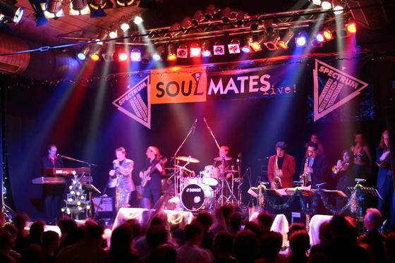 Die Soulmates setzen sich mit ihrem Auftritt für eine medizinische Versorgung aller Menschen in München ein.	Foto: VA