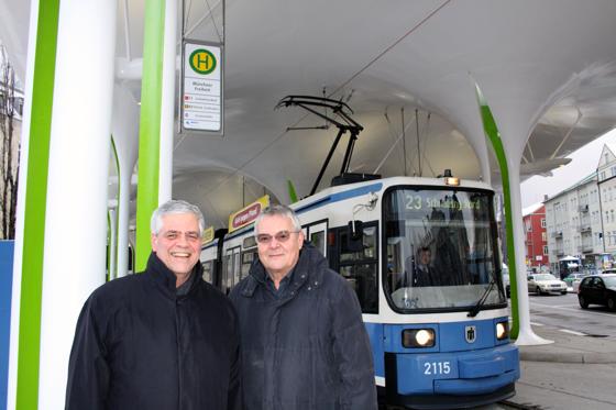 Die Eröffnung der Tram 23 war ohne Frage ein Höhepunkt für die Schwabinger Bezirksausschussvorsitzenden Walter Klein (l.) und Werner Lederer-Piloty im vergangenen Jahr.	Foto: ko