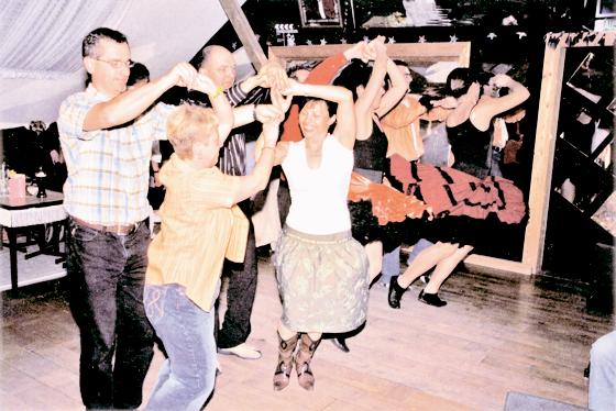 Für den Boogie-Kurs der VHS werden noch verstärkt tanzbegeisterte Damen gesucht. 	Foto: Privat
