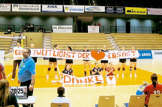 Die Lohhofer Mannschaft bedankt sich bei ihren Fans für die Unterstützung in dieser Saison.	Foto: SVL