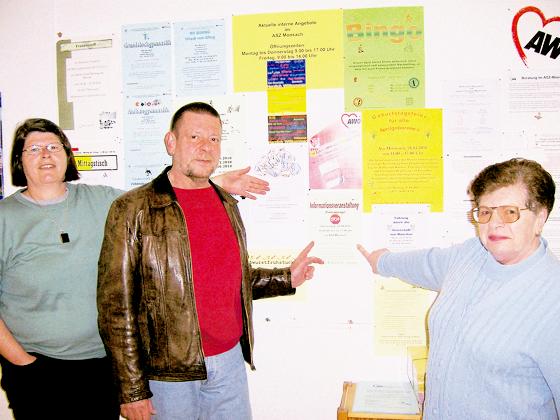 Heike Klatt, Helmut Hörfurtner und Seniorenbeirätin Mechthilde Löffelmann (v.l.) freuen sich auf den Zivilcouragekurs.	Foto: sd