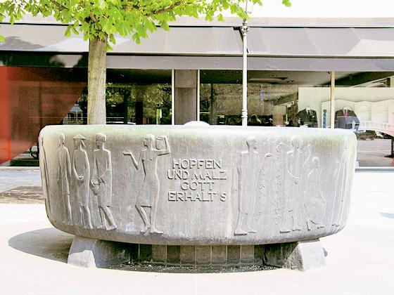Bierbrunnen bei der Landesbank in der Brienner­Straße. 	Foto: VA