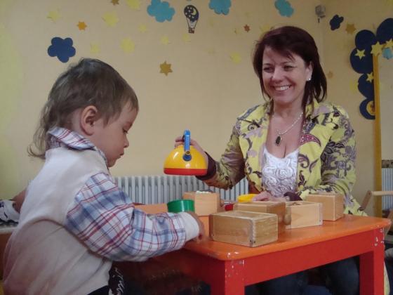 Die Landtagsabgeordnete und ausgebildete Erzieherin Diana Stachowitz erlebte den Kindergartenalltag mal wieder hautnah. Foto: Privat