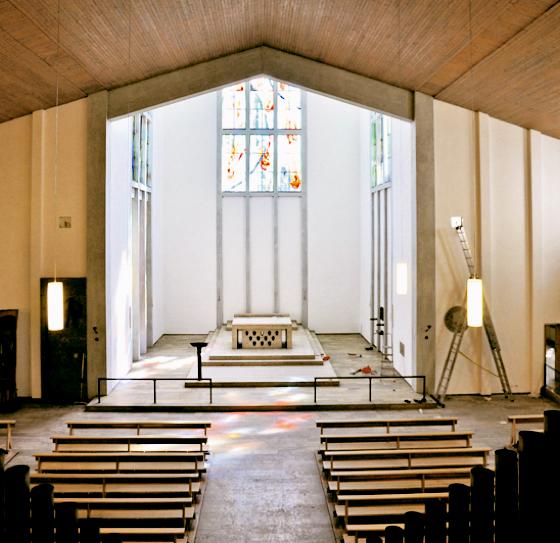 Der Kirchenraum ist nach der Sanierung wieder hell und freundlich. 	Foto: Pfarrei