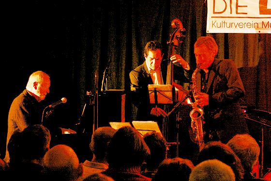 Bejubelt von den Moosacher Zuhörern, das Joe Kienemann Quartett.	Foto: Uli Krautwasser