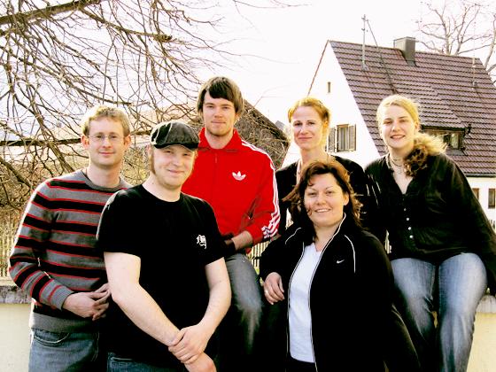 Das Team von ZAP: (hi. v. li.) Thomas Pfadt, Sonja Koppold, Anna Feneis und (vo. v. li.) Daniel Wolf, Matthias Gallenberger, Tanja Dietl.	Foto: ZAPf