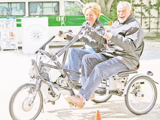 Spaß bringen die neuen Räder auch für ältere Menschen. 	Foto: VA