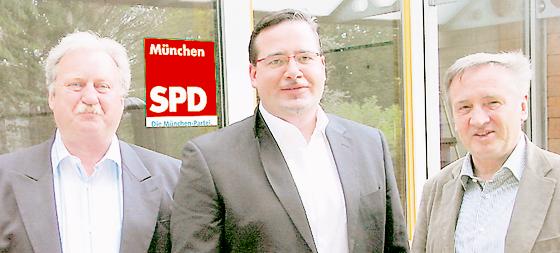 Alter, neuer und stellvertretender Fraktionssprecher der SPD im BA Bogenhausen: Dr. Bernd Olma, Peter Scheifele, Wolfgang Helbig (v. li.) Foto: Privat