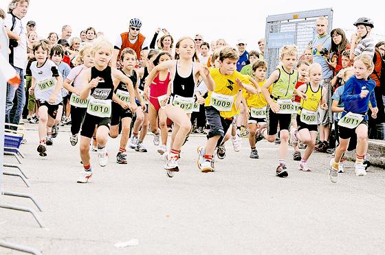 Kinder und Jugendliche bis 19 Jahre können sich am TUM Triathlon beteiligen.  Foto: VA