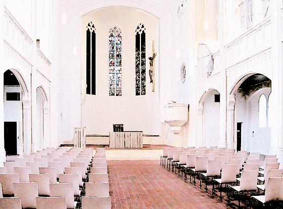 Zusammenspiel von Raum und Liturgie: Der neu gestaltete Innenraum von St. Markus. 	Foto: Gemeinde