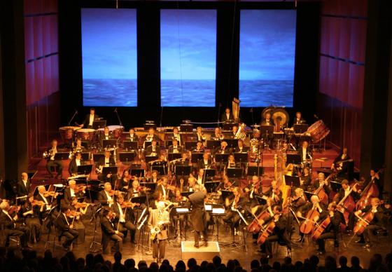 Ein Ensemble aus 140 Mitwirkenden sorgt für die imposante Klangfülle der monumentalen Stücke. 	Foto: VA