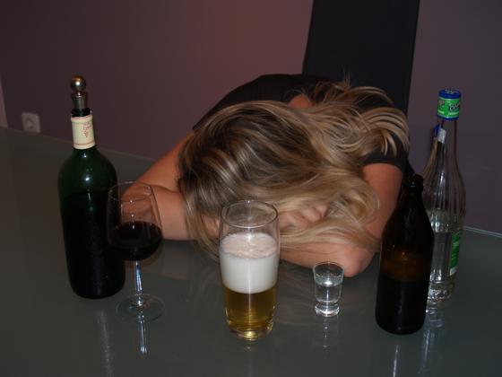 Eine Droge bestimmt den Alltag: Die Gefahren des Alkohols werden oft verkannt. Foto: Privat