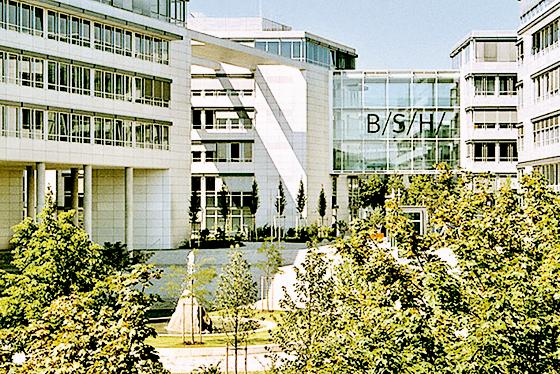 Der Gebäudekomplex von Bosch-Siemens-Hausgeräte in Feng-Shui-Architektur. Foto: Katrin Crone